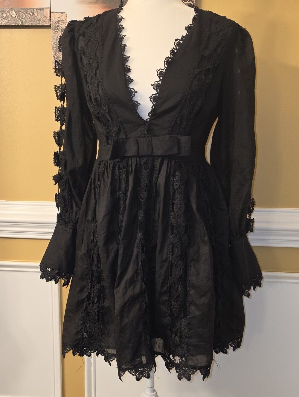 L'ATISTE Black Lace V-Neck Long Sleeve Women's Dress Sz-M